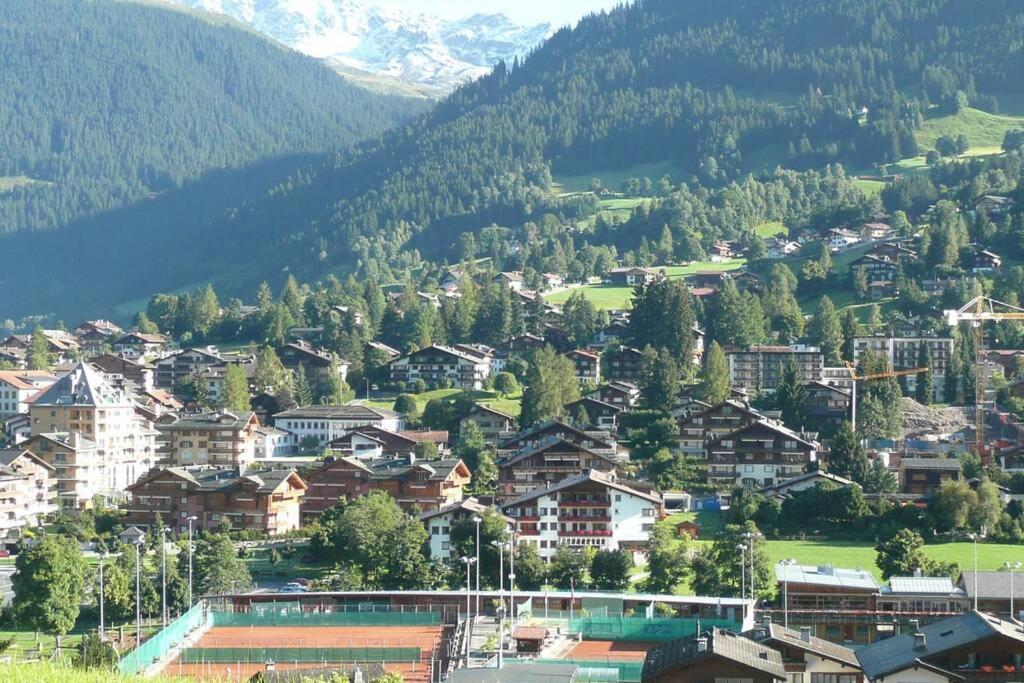 Appartement In Hus Signal Met Prachtig Uitzicht Op De Bergen Klosters-Serneus Extérieur photo