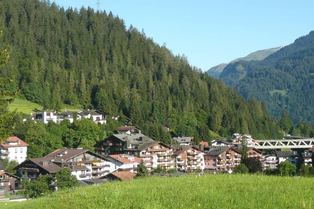 Appartement In Hus Signal Met Prachtig Uitzicht Op De Bergen Klosters-Serneus Extérieur photo